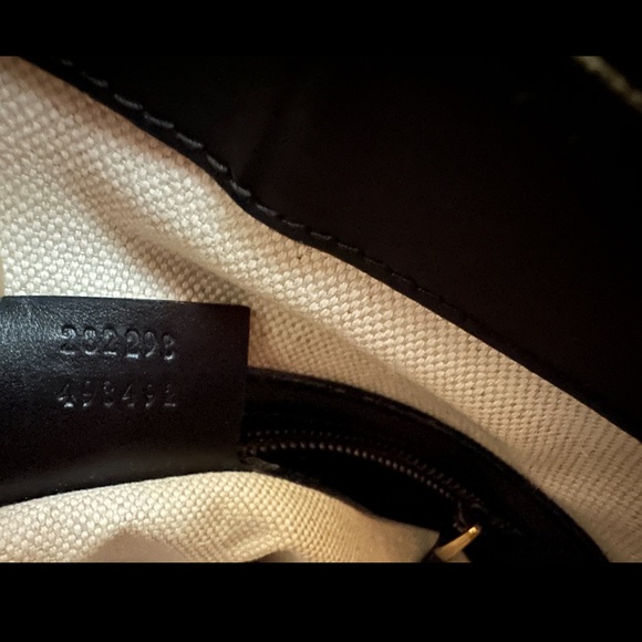 GUCCI Guccissima Leather Scarlett Hobo Bag EUC - Picture 9 of 16